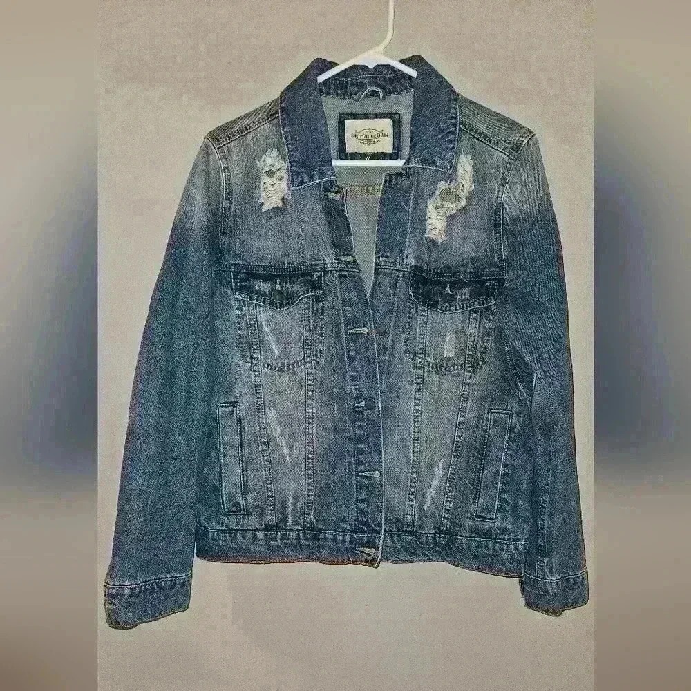 Ashley Vintage Charm Women's Medium Distressed‎ Denim Jean Jacket